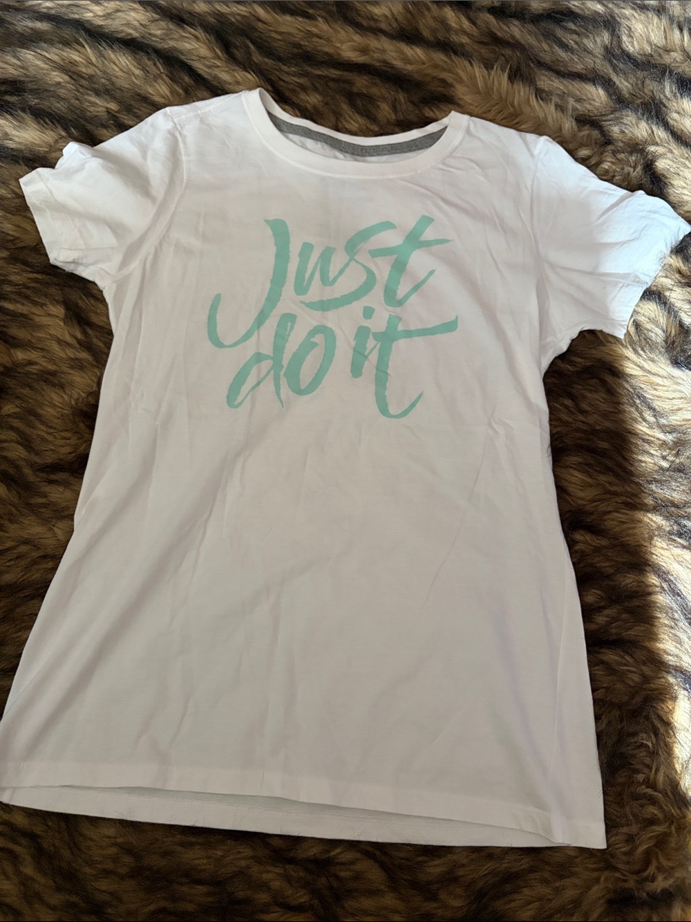 Nike Slim Fit White Short Sleeve Tee with Mint Script 'Just Do It' Size Medium